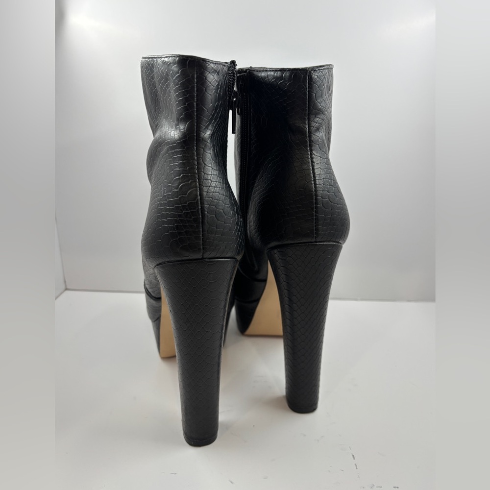 Women's Black Textured Platform Ankle Boots - Picture 3 of 8